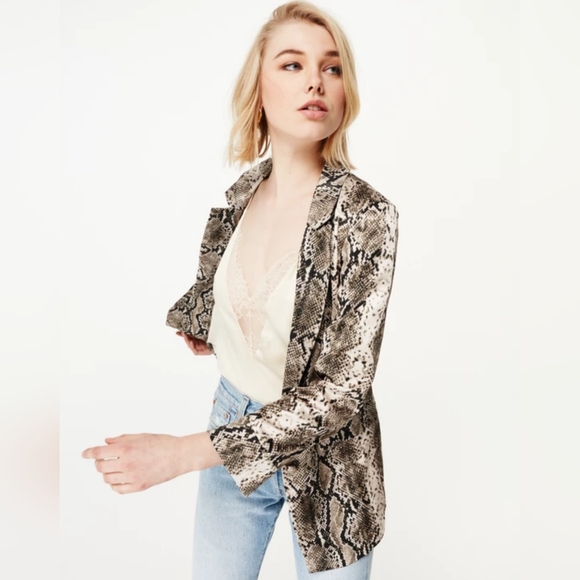 Cami NYC The Owen Snake-Print Blazer - Picture 8 of 8